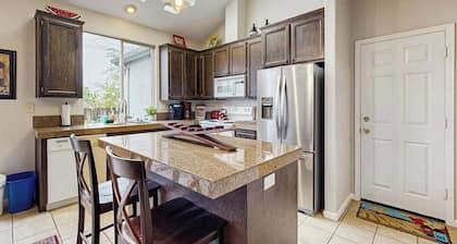 Dog-Friendly Santa Rosa Home near Wineries