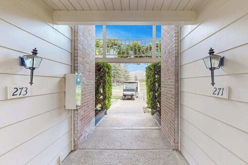 Napa 1BR Silverado condo — golf & Atlas Peak views, full kitchen