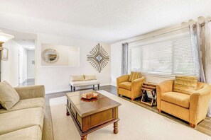 TV, fireplace, offices - Kenwood Home with Bocce Court, Dog Friendly (Kenwood)