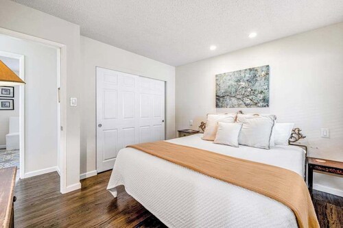 Kenwood Home with Bocce Court, Dog Friendly
