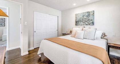 Kenwood Home with Bocce Court, Dog Friendly