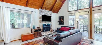 Redwood Lodge - A-Frame on the Russian River