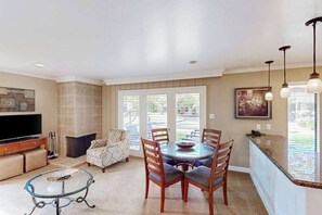 Interior - Napa Silverado One-Bedroom Condo with Pool Access (Napa)
