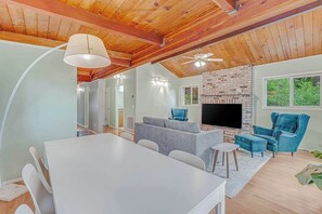 Interior - Russian River Forest Retreat with Unique Studio (Forestville)