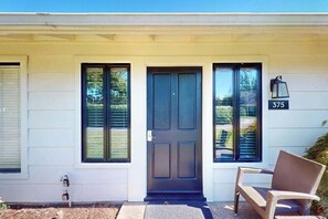 Exterior detail - Napa Silverado Connected Suite near Golf Course (Napa)