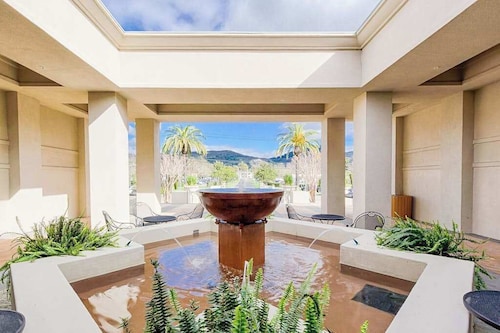 Napa 2BR condo at Silverado Resort — two king suites, golf views