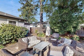Terrace/patio - Updated Santa Rosa Home with Shaded Patio (Santa Rosa)