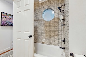 Shower, hair dryer, towels, shampoo - Bodega Bay oceanview home near golf course (Bodega Bay)