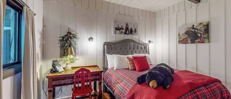 Desk, WiFi, bed sheets