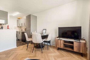 Interni