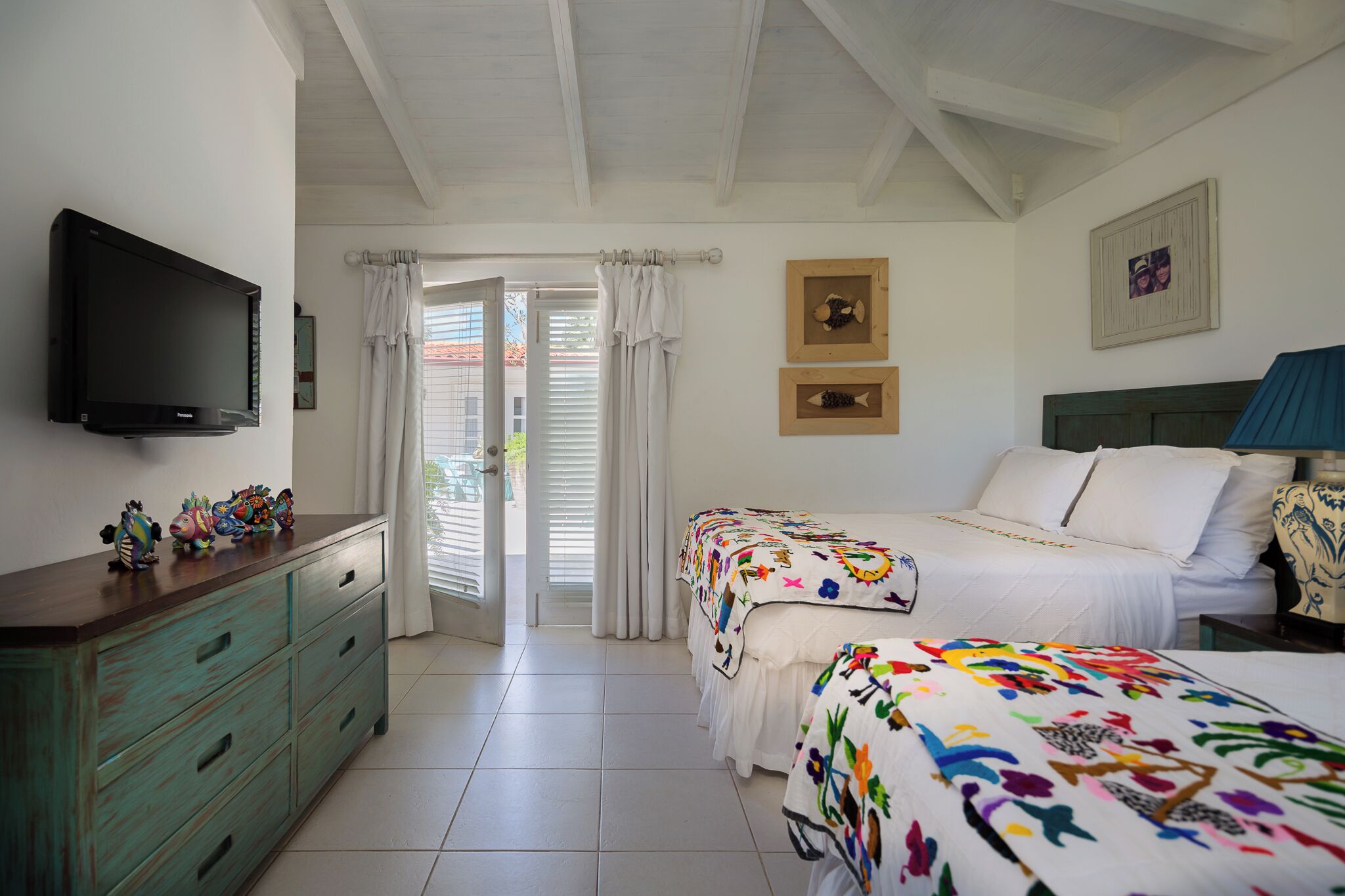 Iron/ironing board, internet, bed sheets
