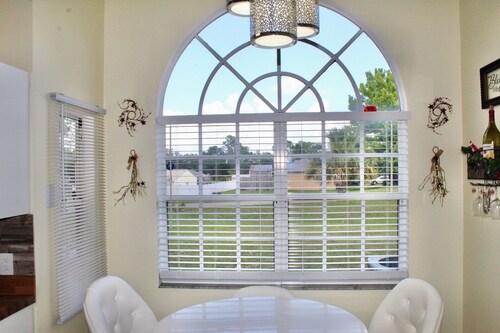2-bedroom house in tranquil Ocala with cool AC breeze