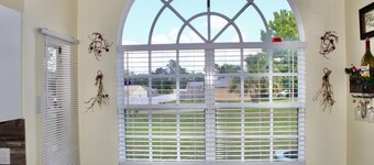 2-bedroom house in tranquil Ocala with cool AC breeze