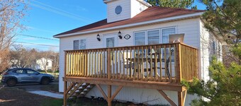 Terrys Place in Botwood, NL.
Cozy Two Bedroom, Two Bathrooms.
Newly Renovated!