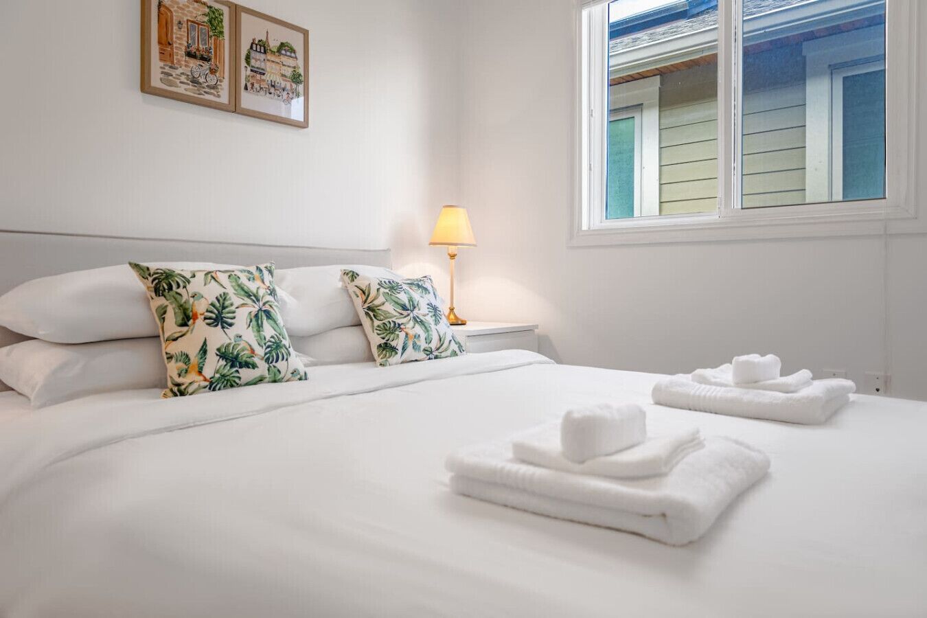 3 bedrooms, desk, iron/ironing board, free WiFi