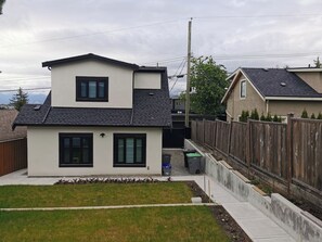 Exterior - Modern Private 3BR House Vancouver (Vancouver)