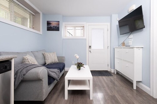 Walk to SkyTrain, Grocery & More 2 bedroom suite