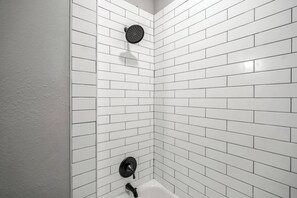 Hair dryer, towels - Spacious 2BR Home with King Beds Near Downtown, WiFi, Parking & Easy Self Check-In (Houston)