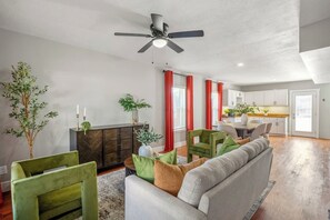 Interior - Spacious 2BR Home with King Beds Near Downtown, WiFi, Parking & Easy Self Check-In (Houston)