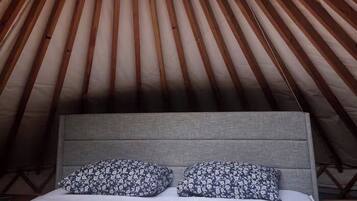 WiFi, bed sheets