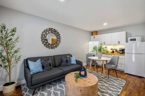 Interior - Private gated studio with parking, fast WiFi, and easy self check-in minutes from Downtown Houston and attractions (Houston)