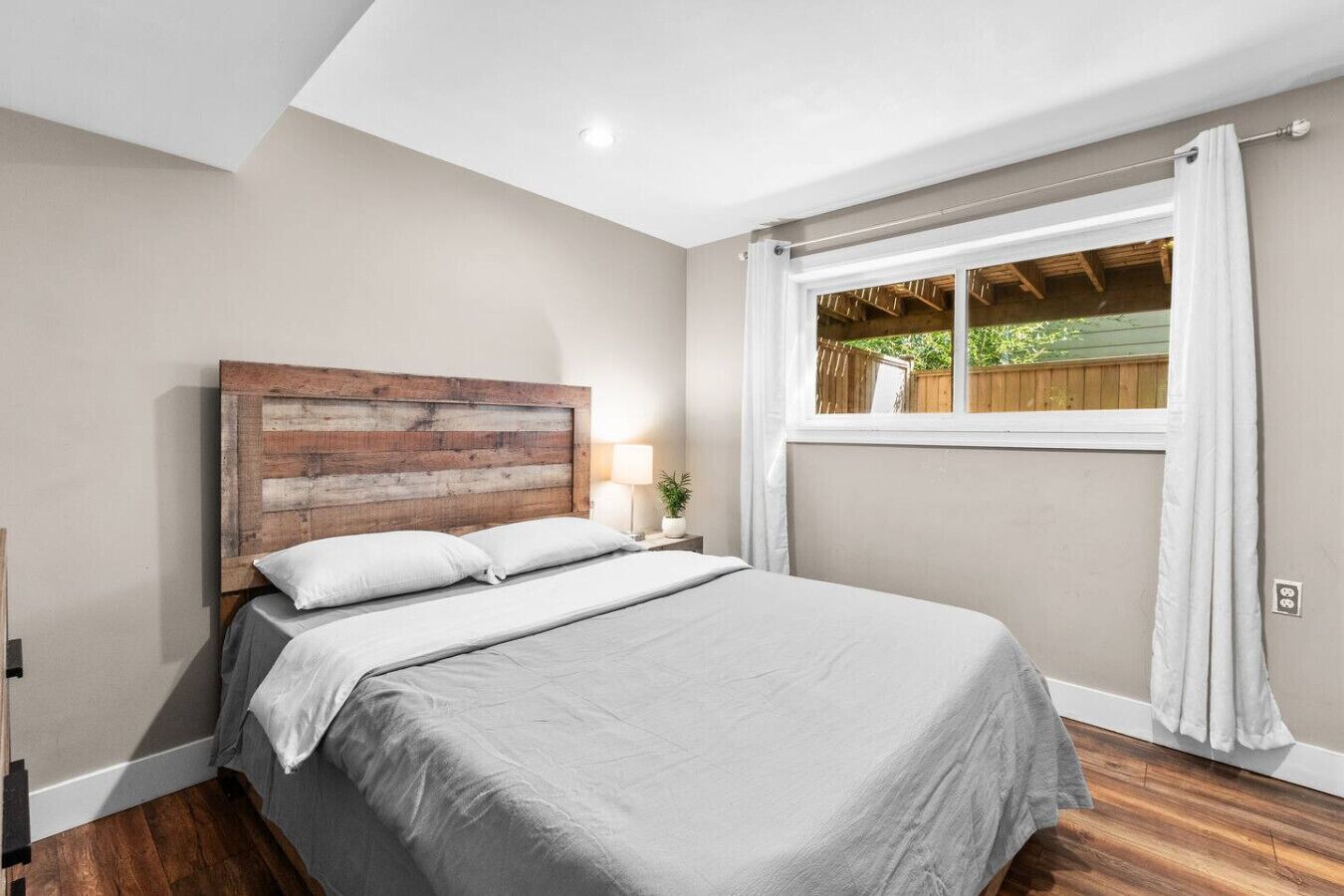 2 dormitorios, tabla de planchar con plancha, wifi gratis y ropa de cama