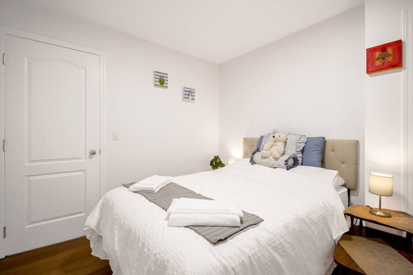 Desk, iron/ironing board, WiFi, bed sheets