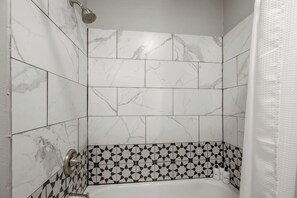 Towels - Central Houston Studio Near EaDo and Downtown (Houston)
