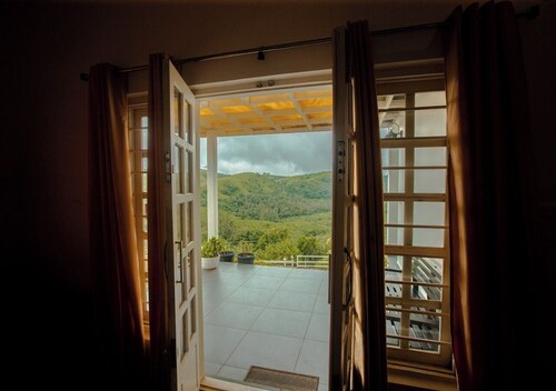 VOYE HOMES Whitestone Cottage Vagamon