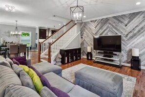 Living area - Luxe Modern Farmhouse in the heart of everything! (Atlanta)