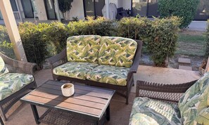 Terrace/patio - Modernized 3-bedroom condo with AC in charming Palm Desert (Palm Desert)