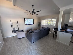 Living area - Modernized 3-bedroom condo with AC in charming Palm Desert (Palm Desert)