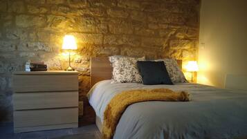 Studio, 1 grand lit, cuisine, rez-de-chaussée