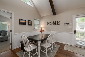 Dining - Cozy Coastal Cottage in Angola by the Bay (Lewes)