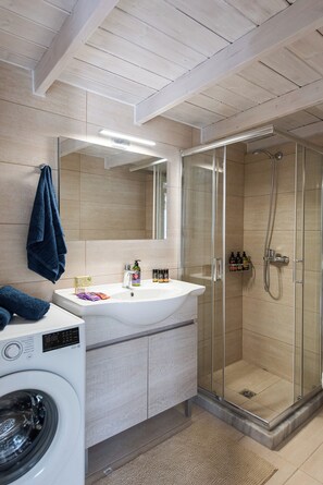 Shower, hair dryer, towels, soap - Despina by Sylektis Adults Only with private pool (Pigaidakia)