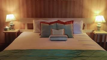 Habitación doble Deluxe, balcón, vista al jardín | Insonorización, tabla de planchar con plancha y wifi gratis