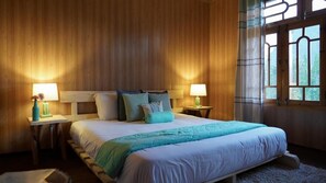 Habitació doble Deluxe, balcó, vistes al jardí | Habitacions insonoritzades, planxa i posts de planxar i wifi gratuïta 
