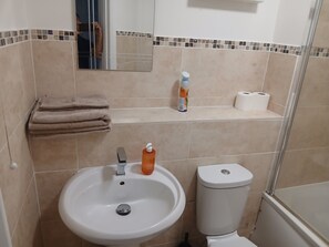 Comfort Apartment, Courtyard View | Bathroom