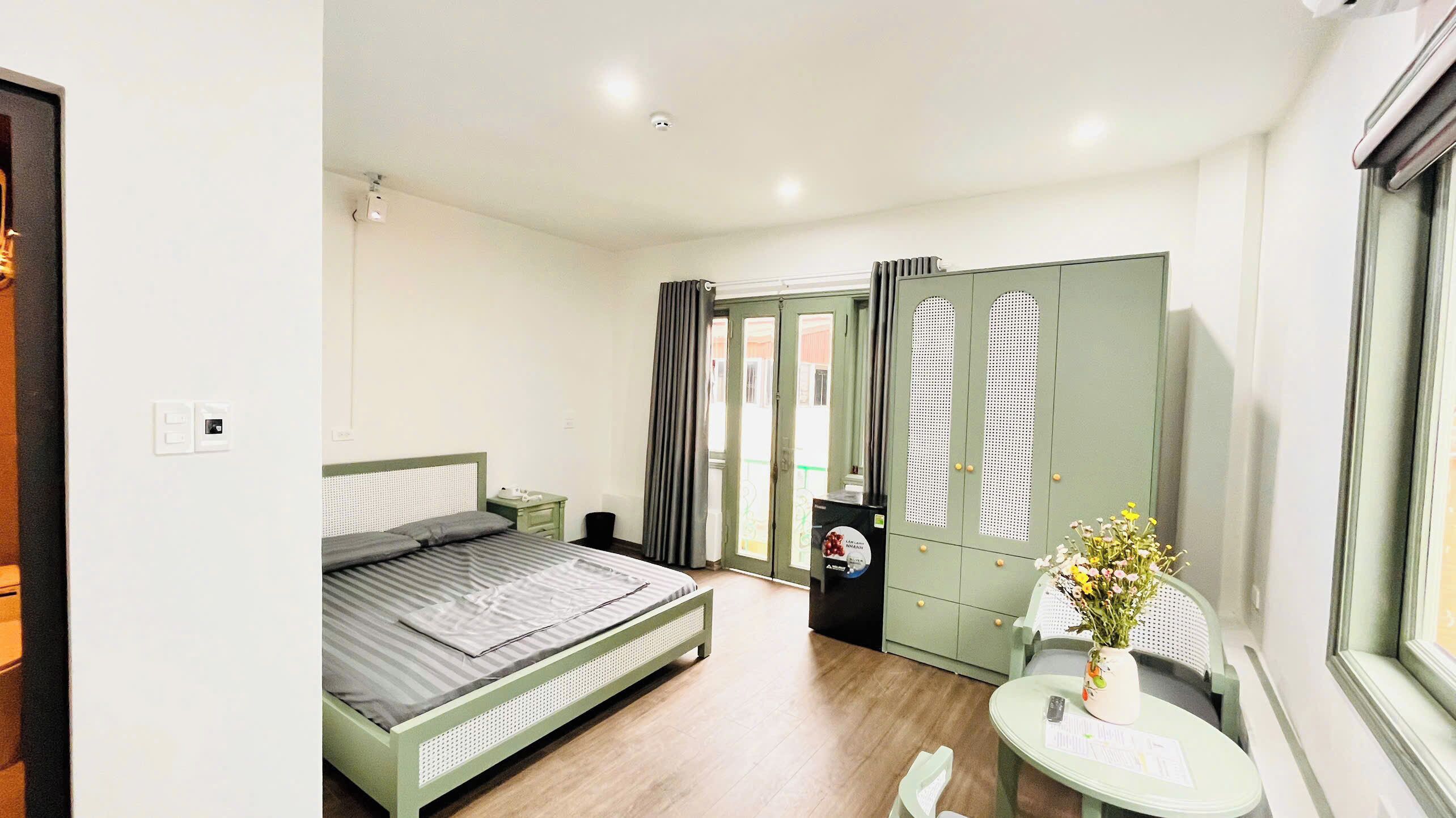 Premier Room, Balcony | City view