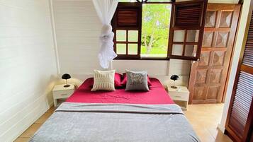 Iron/ironing board, internet, bed sheets