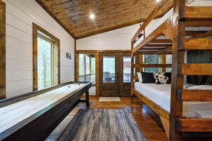 3 habitaciones, decoración personalizada y muebles diferentes