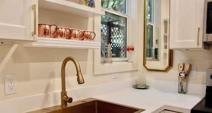 Charming new 1 bed San Rafael studio, full bath/kitchen, own laundry & entrance!