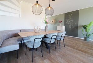 House | Dining - New, Luxury Holiday Home in the Heart of Friesland (Leons)