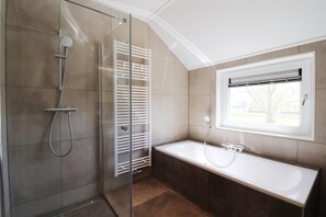 House | Bathroom - New, Luxury Holiday Home in the Heart of Friesland (Leons)