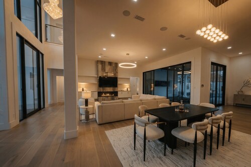 The Diamond Estate - Frisco Mansion with Pool, Theater, Gym, Spa & Concierge
