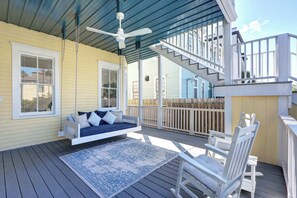 Terrace/patio - The Olmstead | 1800s Victorian Flat | Forsyth Park (Savannah)