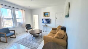 Living area - Sunshine Suite - Cozy 2BR Near Beach & Boardwalk (Atlantic City)