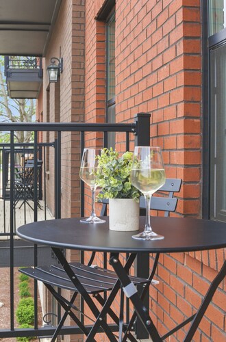 Boutique Loft w/ Patio, Rooftop Views + In-Unit W/D