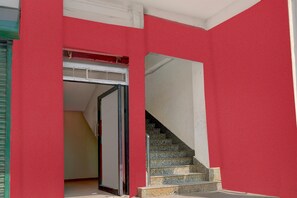 House | Reception - Super Deluxe Room Lakhi Guest House (Guwahati)