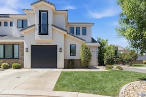 Exterior - The Retreat - Resort Amenities - New Listing (Washington)